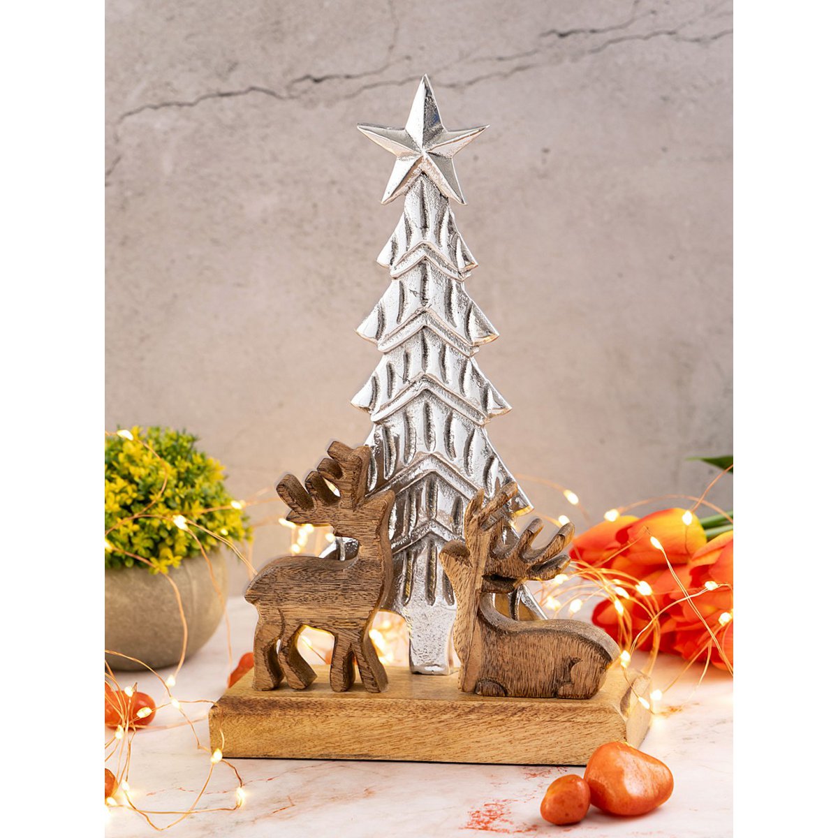 Decorative figure Christmas tree with deer 20x31cm Christmas decoration mango wood aluminum