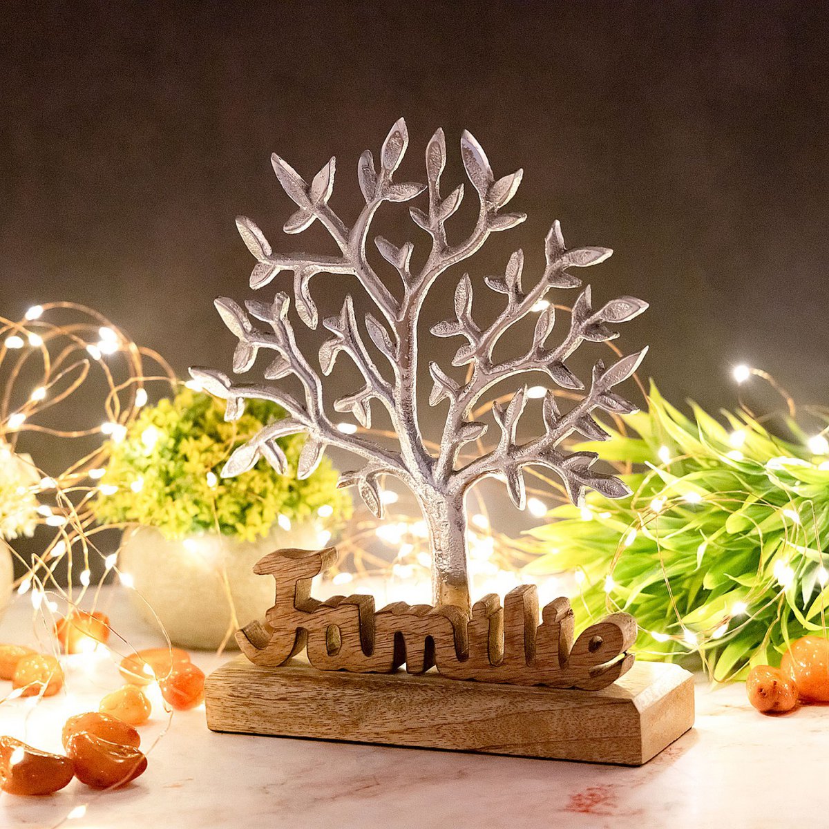 Decorative figure tree of life with lettering family wooden figure 20x27cm Masterbox 8-piece aluminum